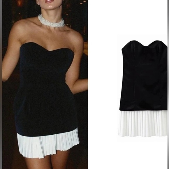 Black/white 🌟 Chic Black Strapless Mini Dress with Pleated Hem 🌟 New - Picture 3 of 4